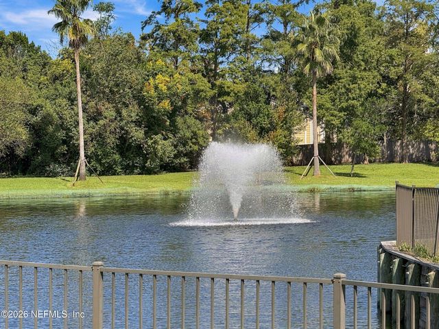7821 FAWN BROOK Circle W, Jacksonville, FL 32256
