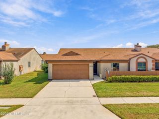 7821 FAWN BROOK Circle W, Jacksonville, FL 32256