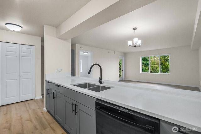 10240 Bridgeport Way SW, Lakewood, WA 98499