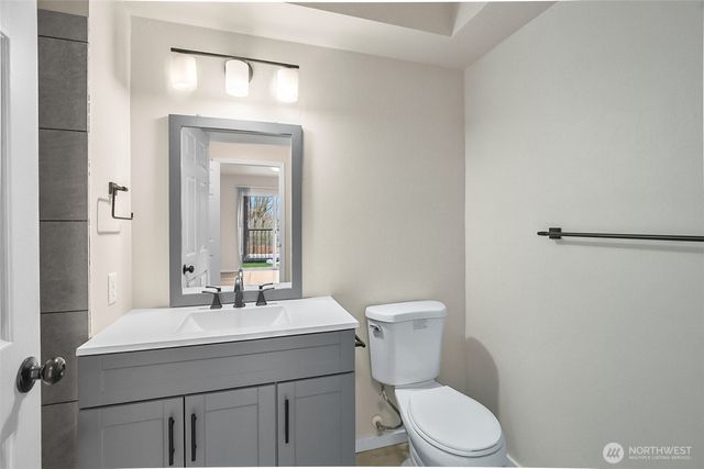 10240 Bridgeport Way SW, Lakewood, WA 98499