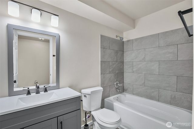 10240 Bridgeport Way SW, Lakewood, WA 98499