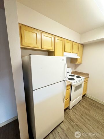 10240 Bridgeport Way SW, Lakewood, WA 98499