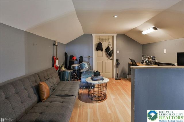 8738 Cardinal Road, Lynn Twp, PA 18066