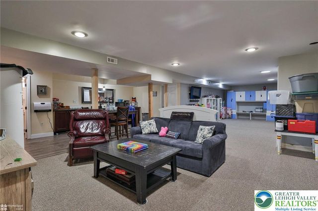 8738 Cardinal Road, Lynn Twp, PA 18066
