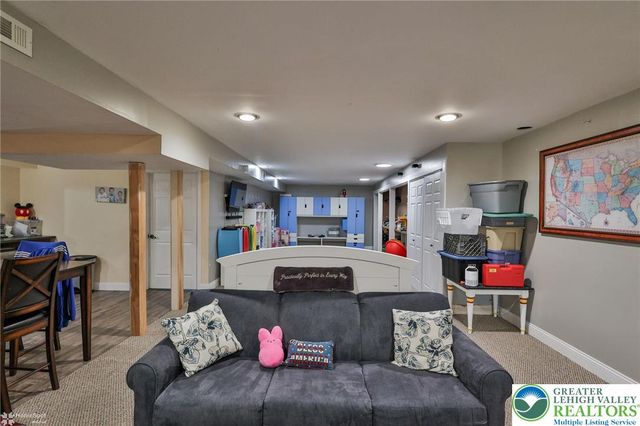 8738 Cardinal Road, Lynn Twp, PA 18066