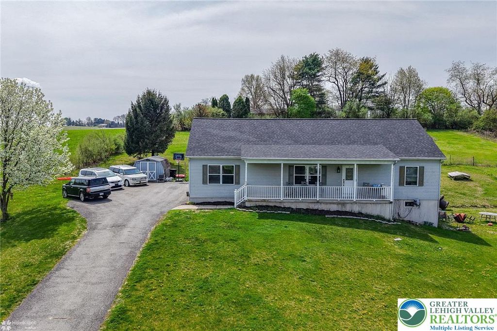 8738 Cardinal Road, Lynn Twp, PA 18066