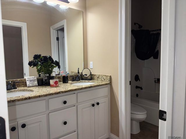 4923 Harbor Ln, Greenwell Springs, LA 70739