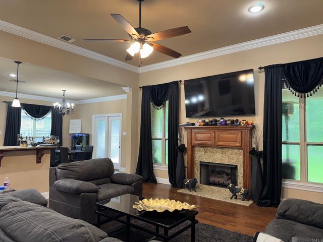 4923 Harbor Ln, Greenwell Springs, LA 70739