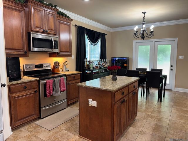 4923 Harbor Ln, Greenwell Springs, LA 70739