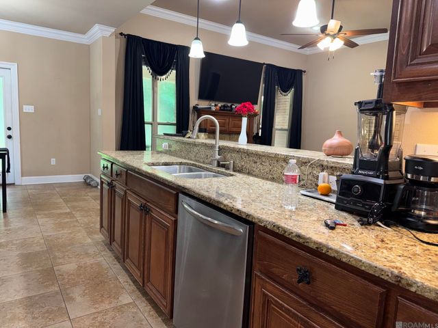 4923 Harbor Ln, Greenwell Springs, LA 70739