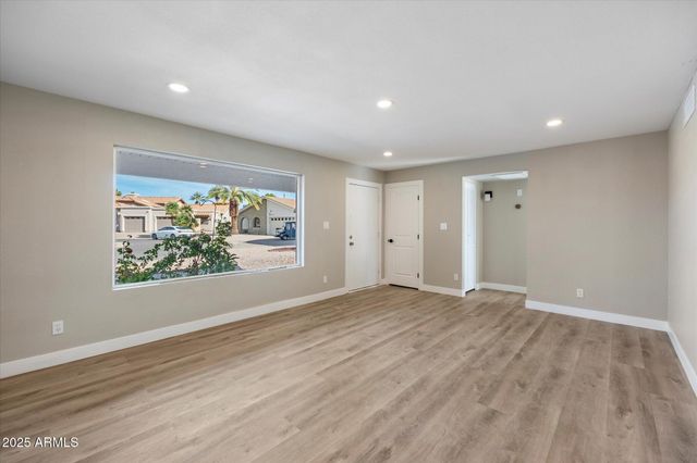 8121 E EMELITA Court, Mesa, AZ 85208