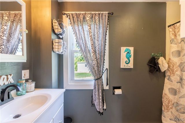 103 Chester Drive, Salina, NY 13208