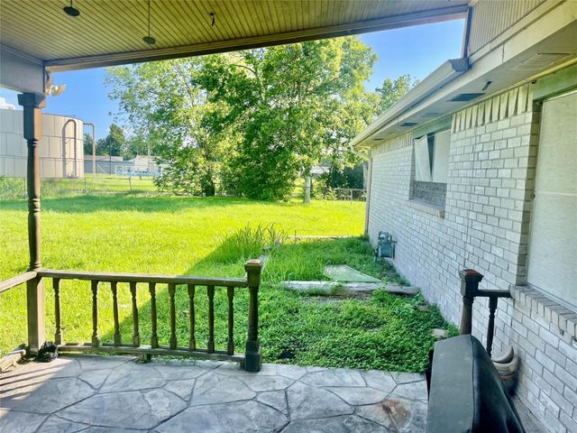 8703 Ashwyne Lane, La Porte, TX 77571