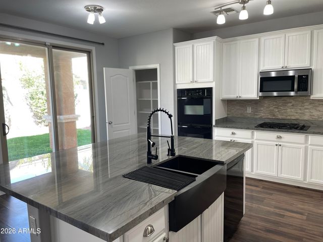 3448 E MERRILL Avenue, Gilbert, AZ 85234