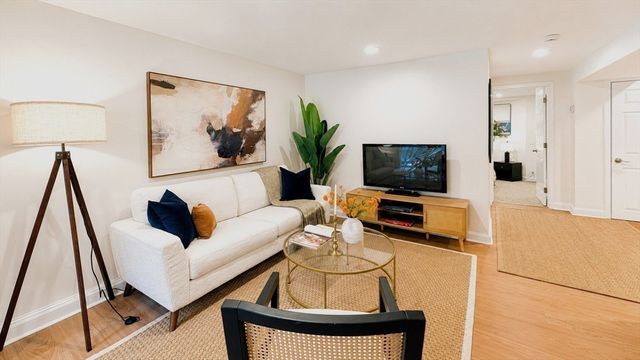 16 Claremont Park 1, Boston, MA 02118