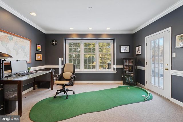 825 SPRINGBANK LN, Wayne, PA 19087