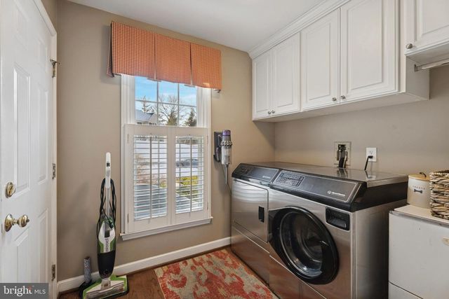 825 SPRINGBANK LN, Wayne, PA 19087