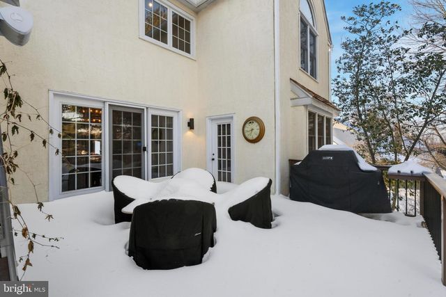 825 SPRINGBANK LN, Wayne, PA 19087