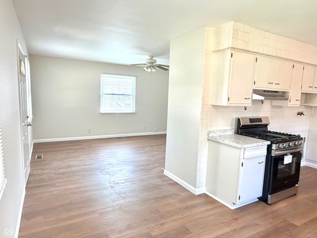 208 N 5th Avenue, Beech Grove, IN 46107