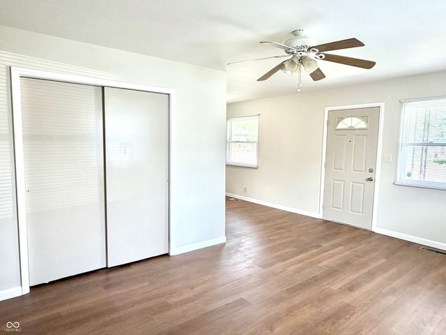 208 N 5th Avenue, Beech Grove, IN 46107