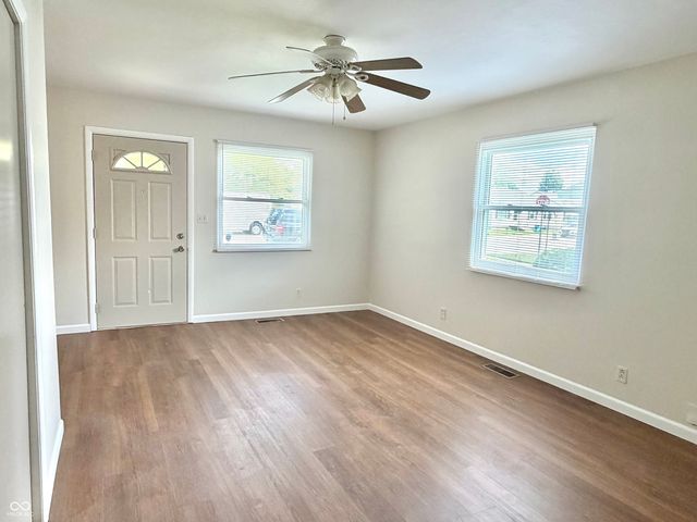208 N 5th Avenue, Beech Grove, IN 46107