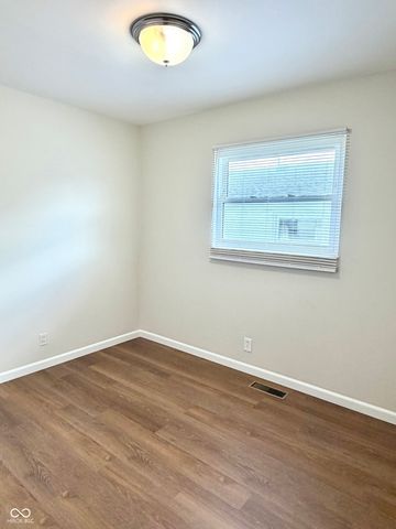 208 N 5th Avenue, Beech Grove, IN 46107