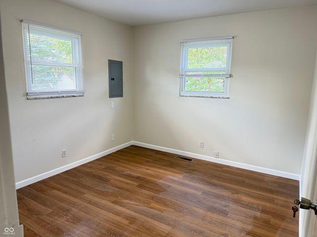 208 N 5th Avenue, Beech Grove, IN 46107