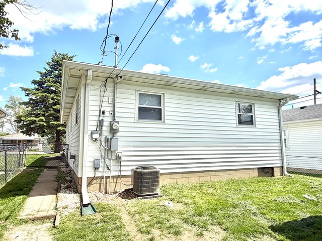 208 N 5th Avenue, Beech Grove, IN 46107