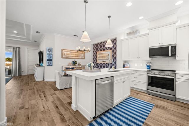 8821 Yucatan CT, Naples, FL 34112