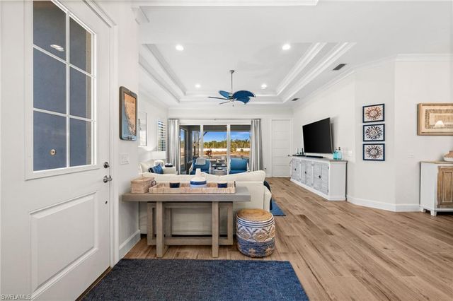 8821 Yucatan CT, Naples, FL 34112