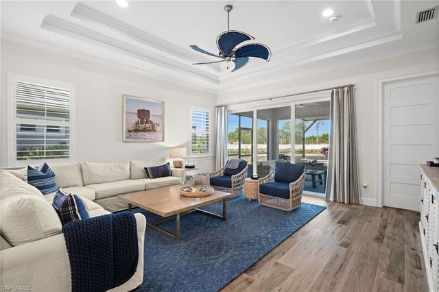 8821 Yucatan CT, Naples, FL 34112