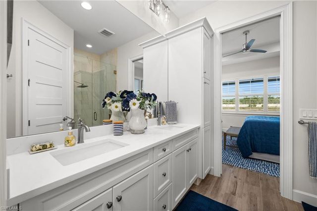 8821 Yucatan CT, Naples, FL 34112