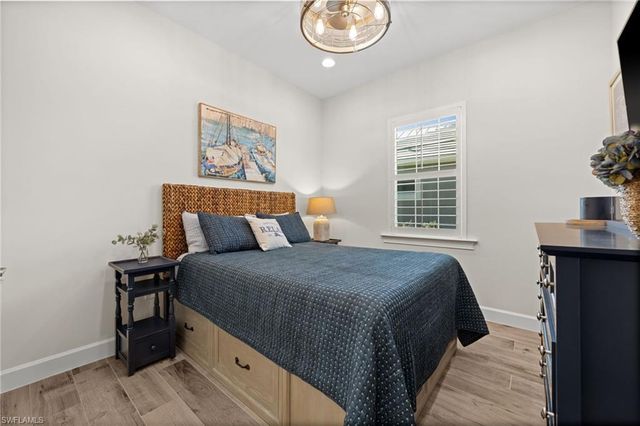 8821 Yucatan CT, Naples, FL 34112