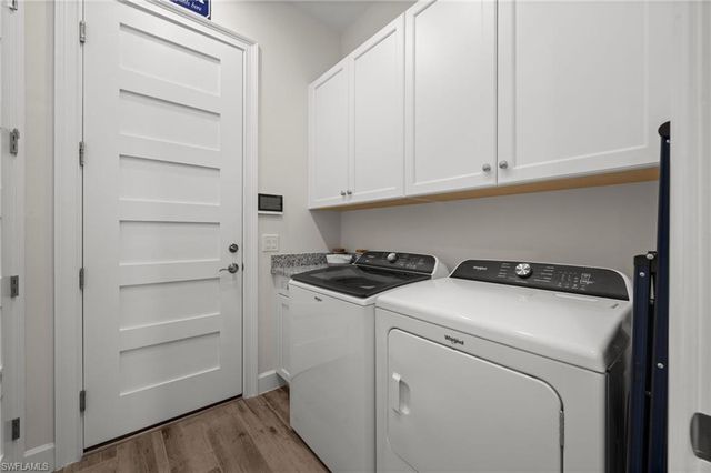 8821 Yucatan CT, Naples, FL 34112