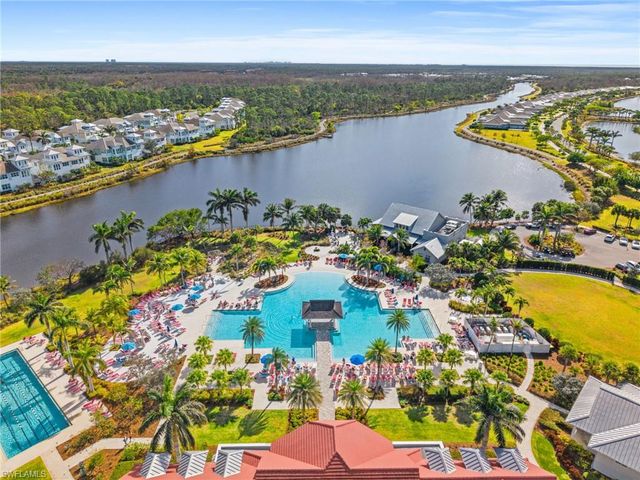 8821 Yucatan CT, Naples, FL 34112