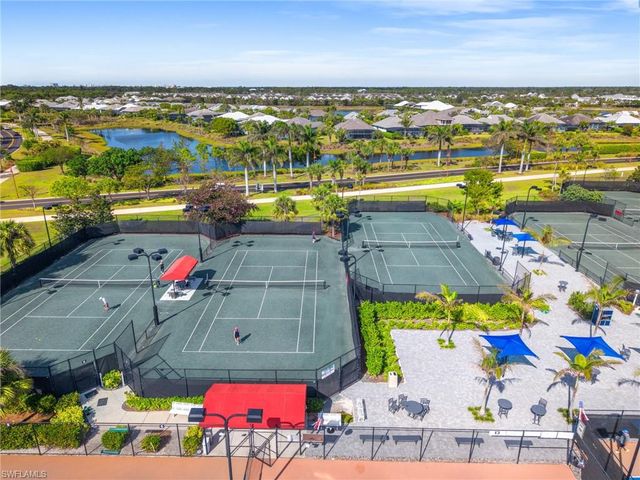 8821 Yucatan CT, Naples, FL 34112