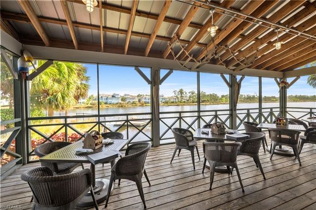 8821 Yucatan CT, Naples, FL 34112