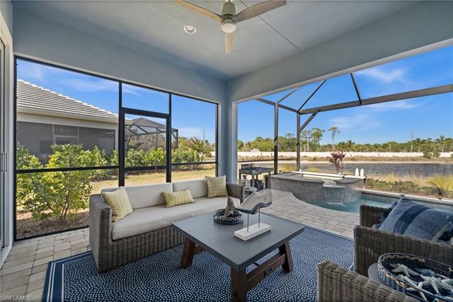 8821 Yucatan CT, Naples, FL 34112