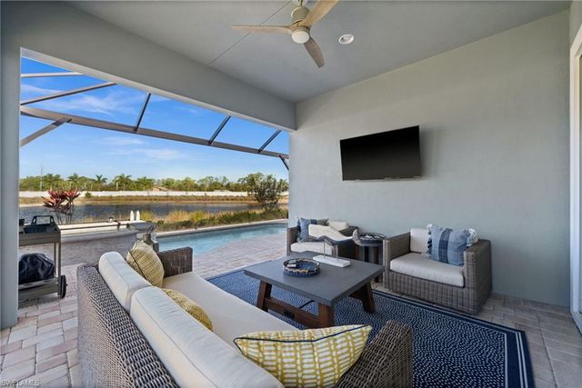 8821 Yucatan CT, Naples, FL 34112