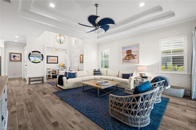 8821 Yucatan CT, Naples, FL 34112