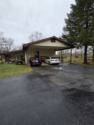 3846 New Bushy Branch Rd, Manchester, TN 37355