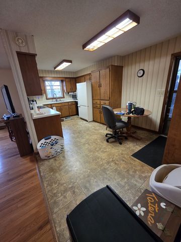 3846 New Bushy Branch Rd, Manchester, TN 37355