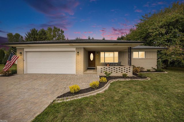 28585 Pratt Road, Richmond Twp, MI 48062