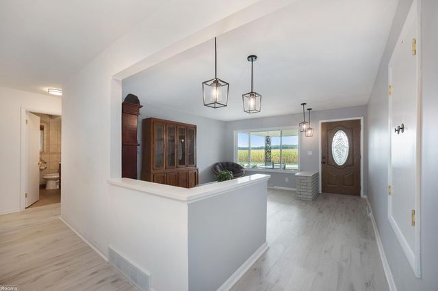 28585 Pratt Road, Richmond Twp, MI 48062