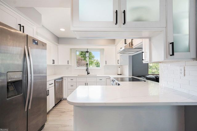 28585 Pratt Road, Richmond Twp, MI 48062