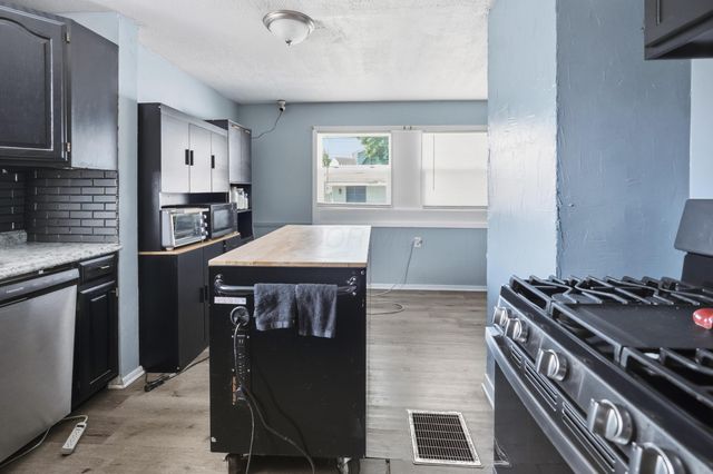 2221 9th Street NW, Canton, OH 44708