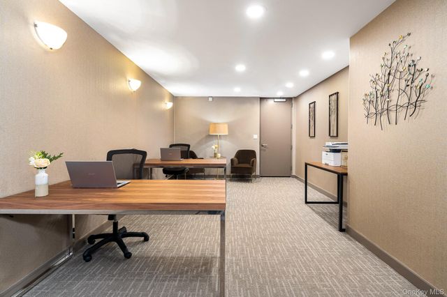 10 City Place 9G, White Plains, NY 10601