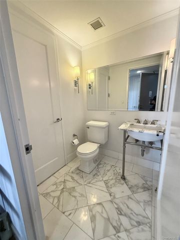 10 City Place 9G, White Plains, NY 10601