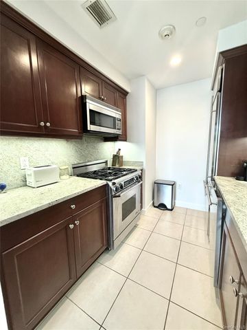 10 City Place 9G, White Plains, NY 10601