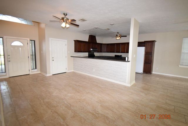 3108 Avenue D, Dickinson, TX 77539